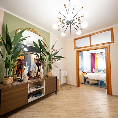 Apartment Duomo 11 By Dimorra Naples